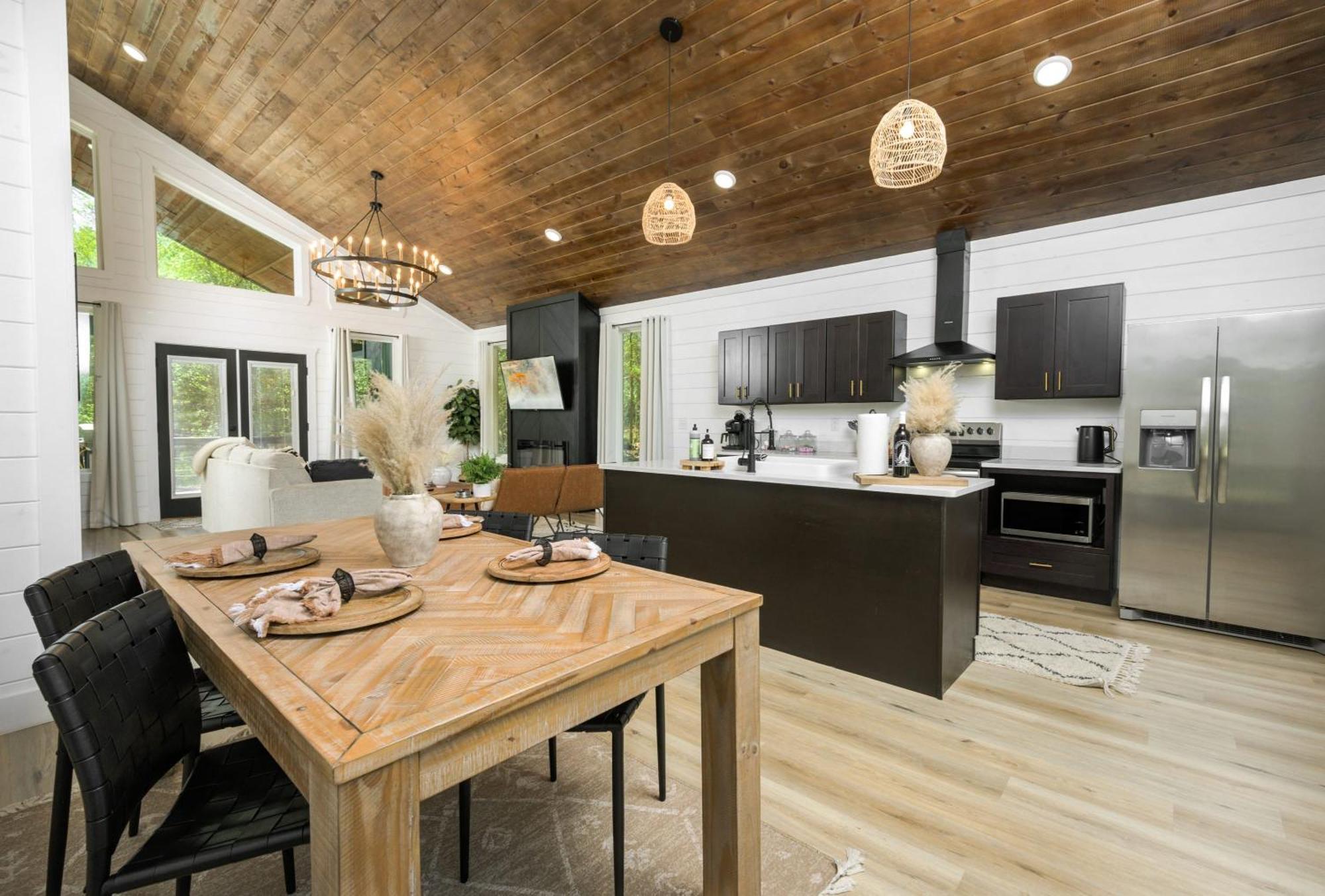 New Farmhouse-Chic Cabin With Hot Tub & Firepit Broken Bow Exteriér fotografie